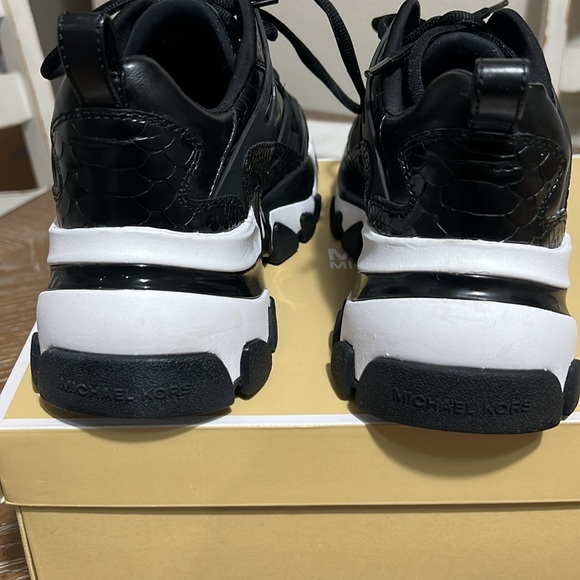 Stylish sneakers Michael Kors - Picture 3 of 3